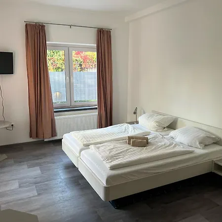 Steinberger Hof Uebernachtungen מלון *